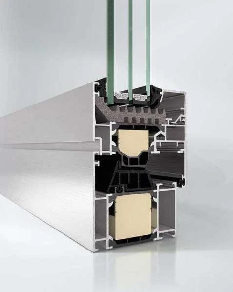 Angolo di una finestra Schüco AWS 75.SI+.